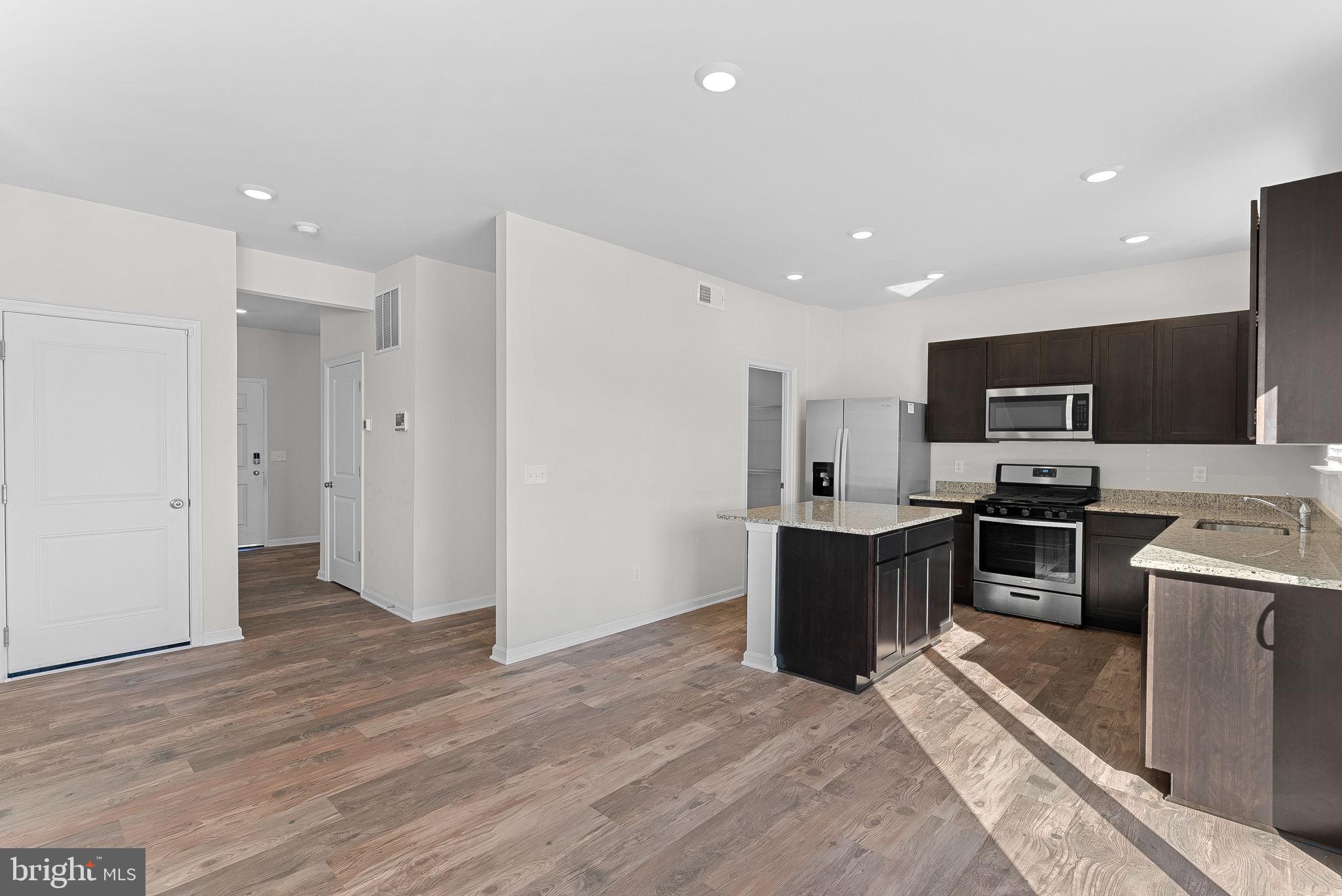 512 Harper Dr