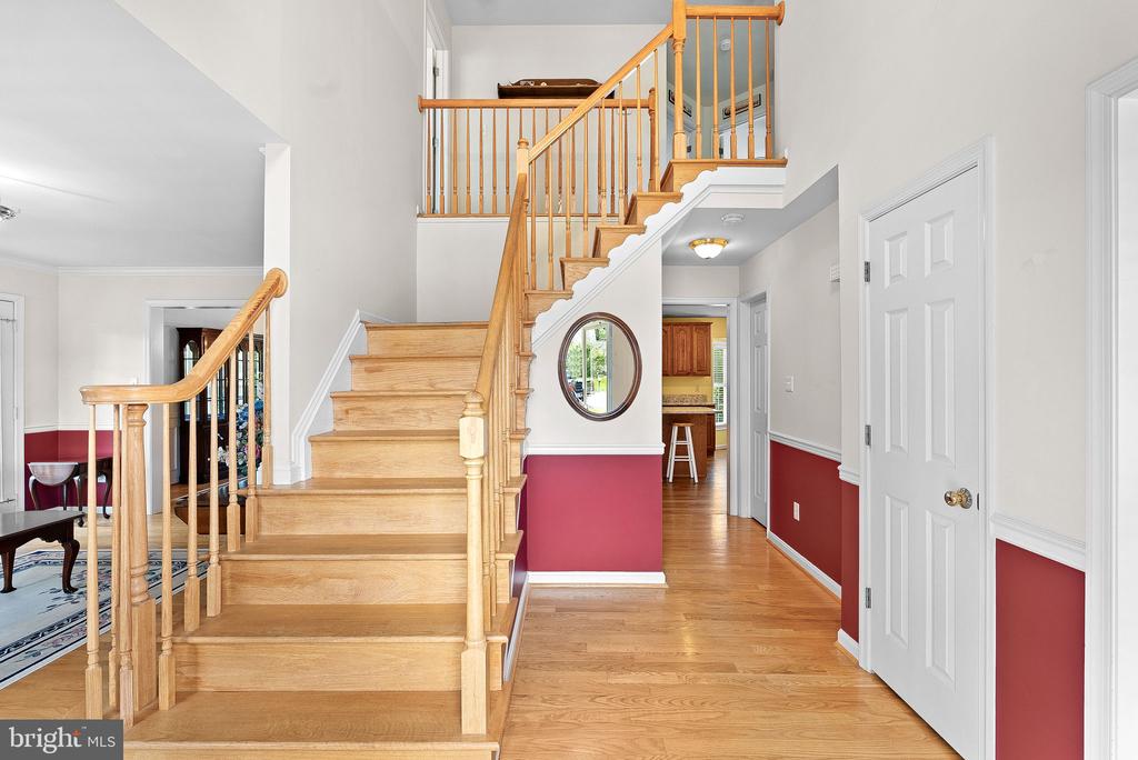 302 Edgar Ct