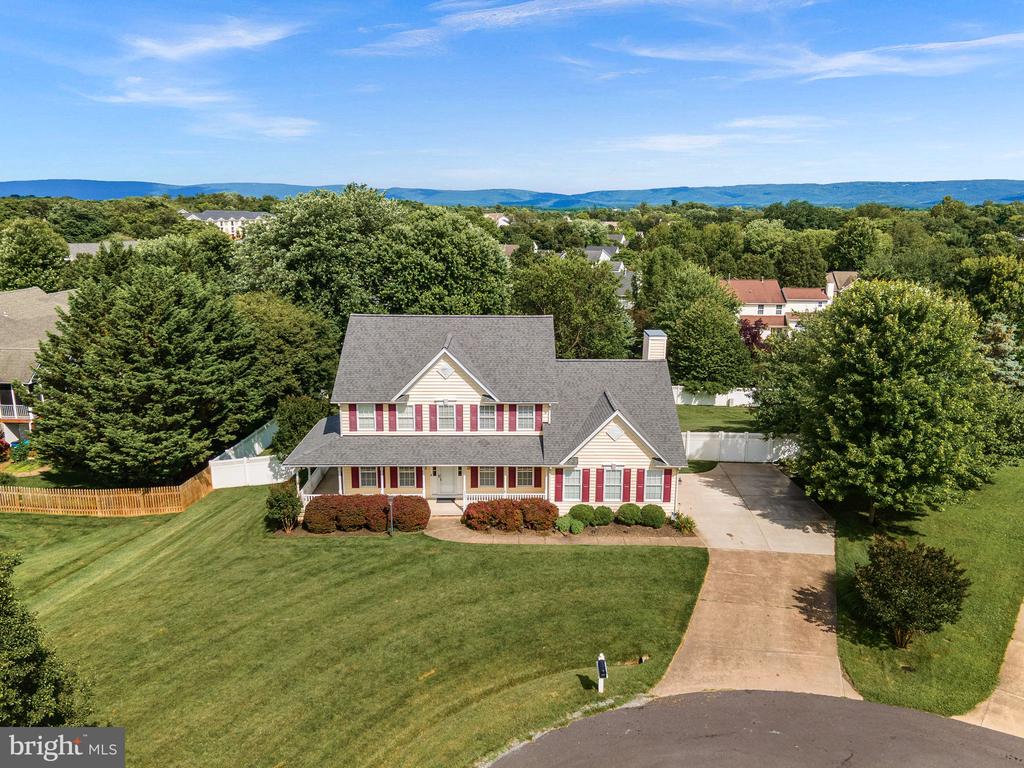 302 Edgar Ct