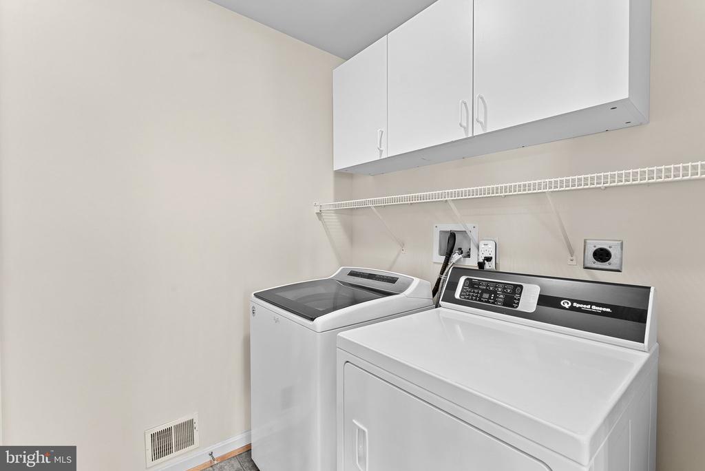 302 Edgar Ct