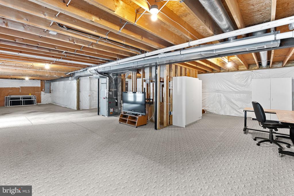 302 Edgar Ct