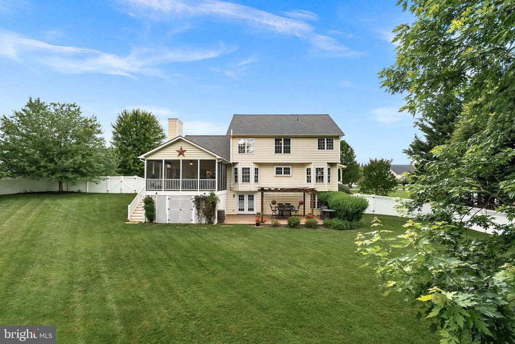 302 Edgar Ct
