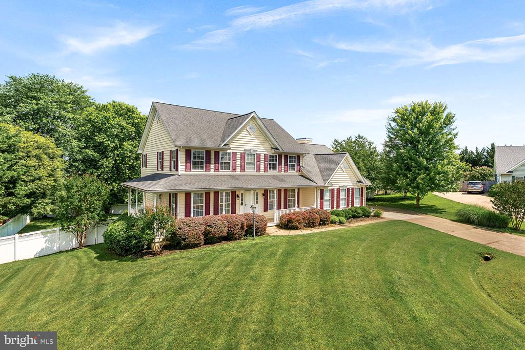 302 Edgar Ct