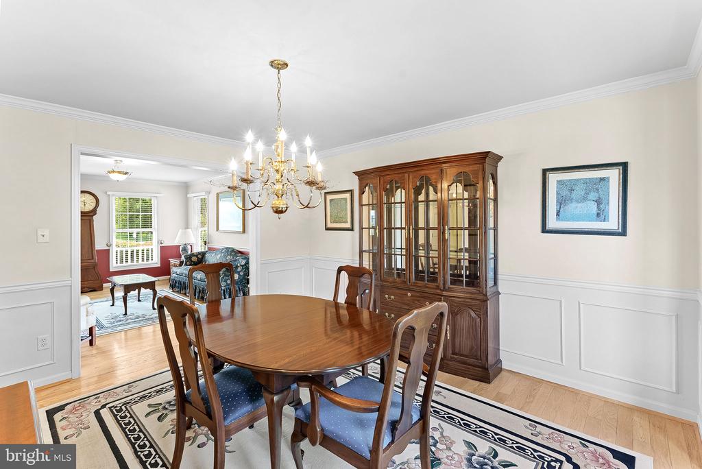 302 Edgar Ct