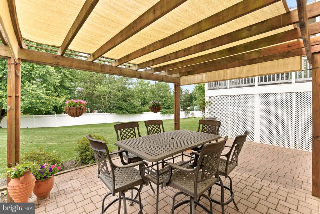 302 Edgar Ct
