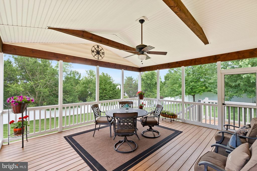 302 Edgar Ct