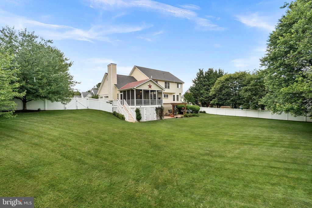 302 Edgar Ct
