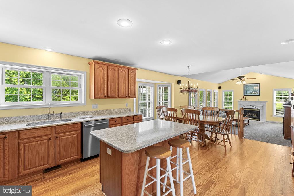 302 Edgar Ct
