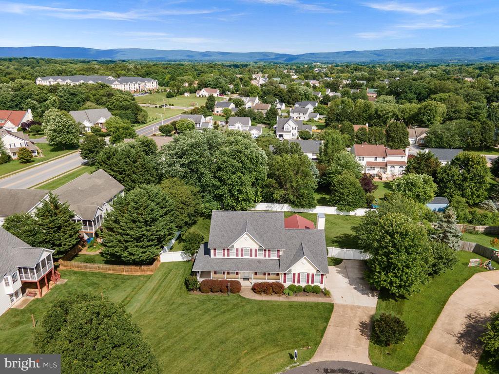 302 Edgar Ct