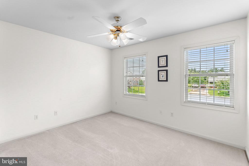302 Edgar Ct