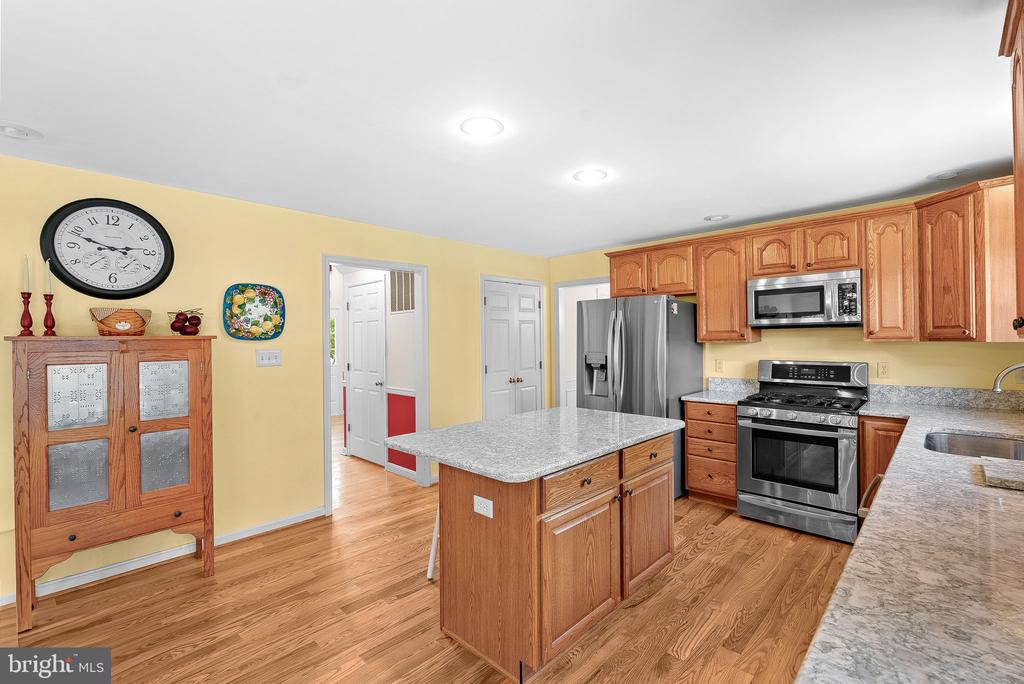 302 Edgar Ct