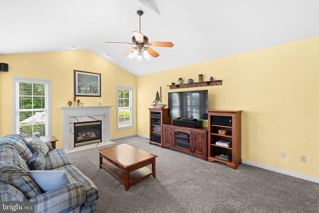 302 Edgar Ct