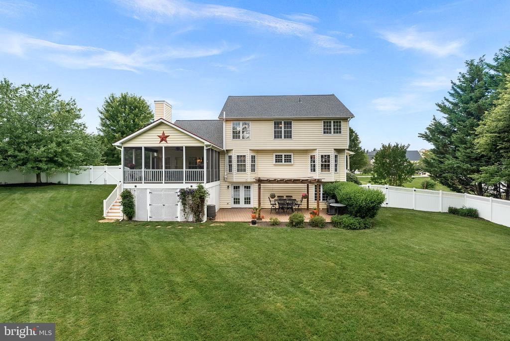 302 Edgar Ct