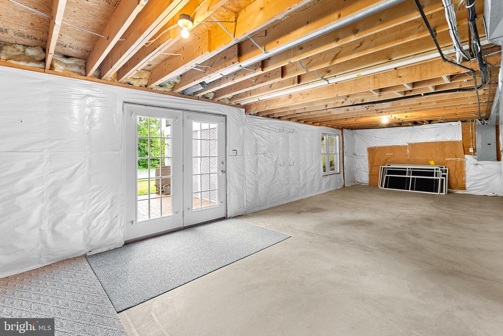 302 Edgar Ct