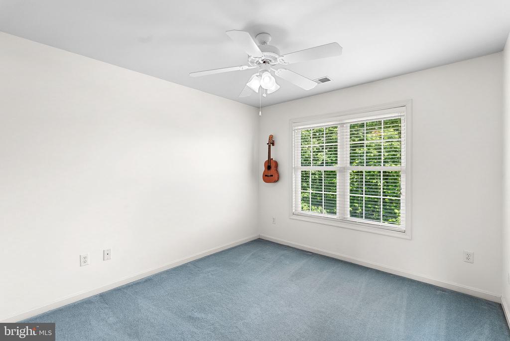 302 Edgar Ct