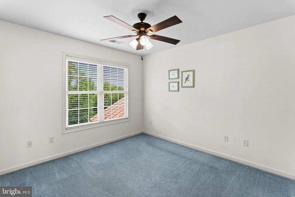 302 Edgar Ct