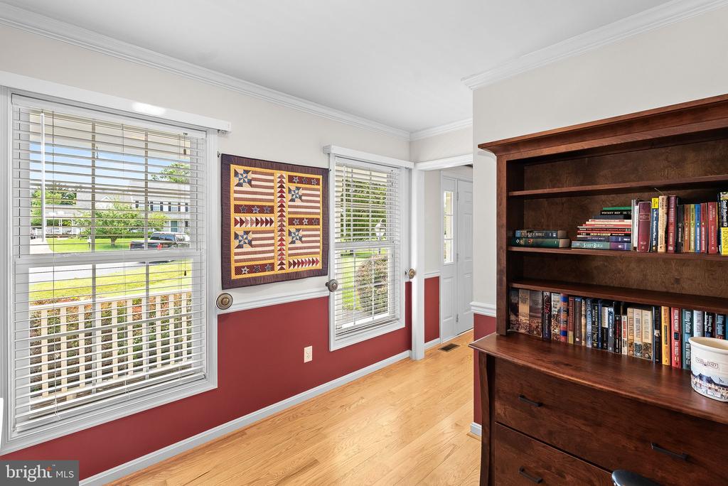 302 Edgar Ct
