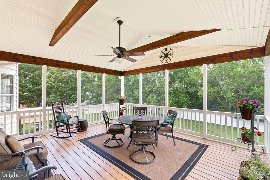 302 Edgar Ct