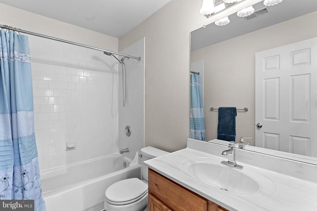 302 Edgar Ct