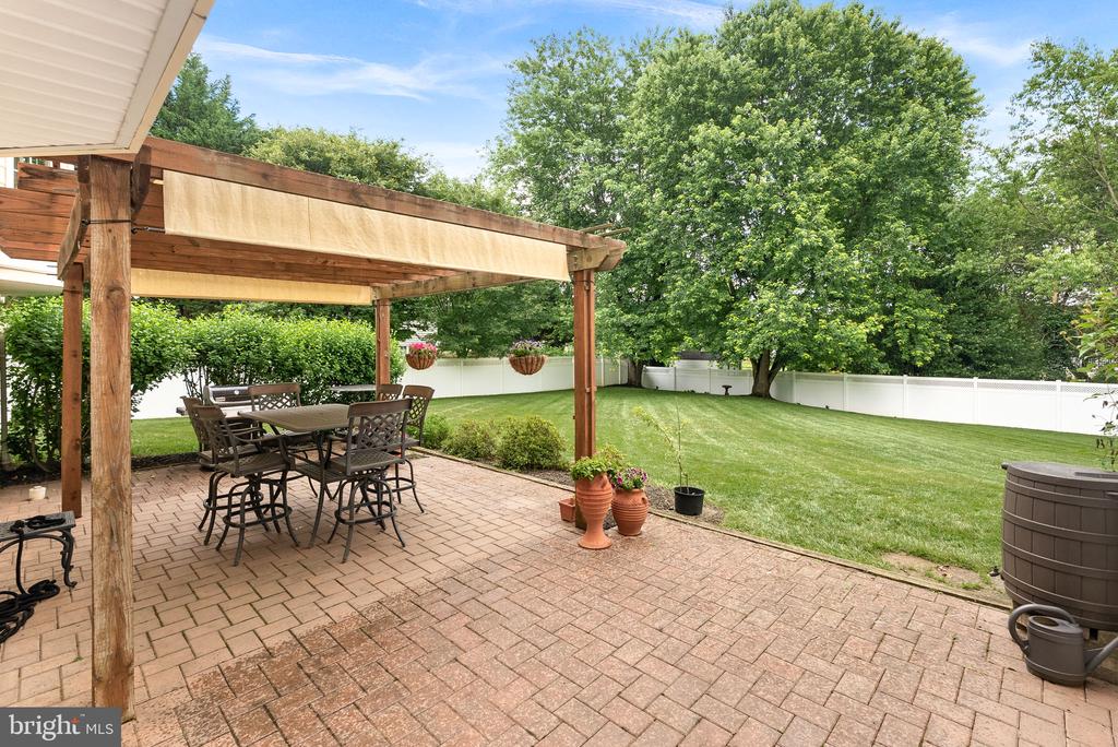 302 Edgar Ct