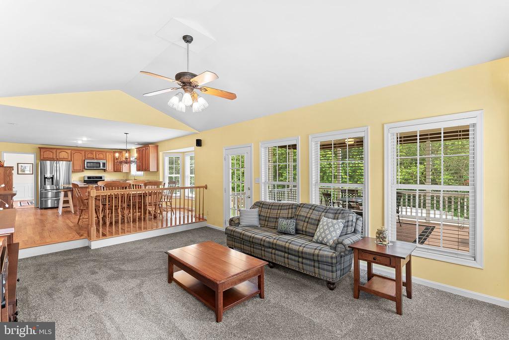 302 Edgar Ct