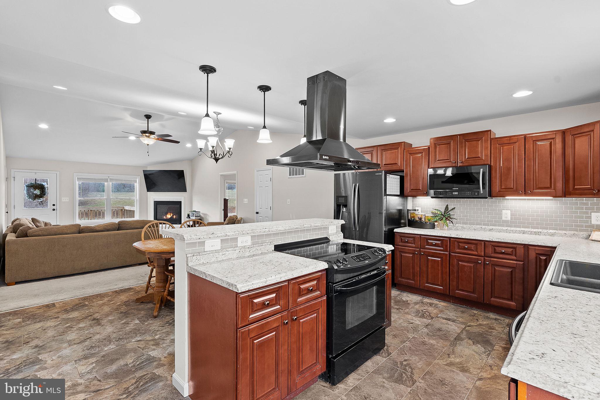 15061 Black Hill Road Rd