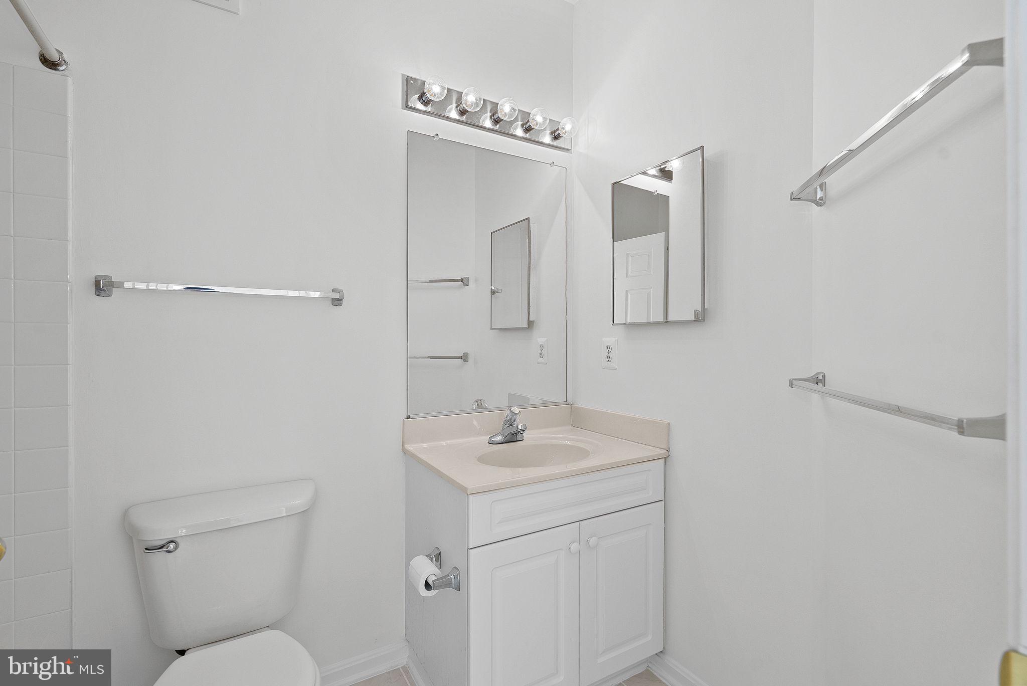 2664 Manhattan Pl #301