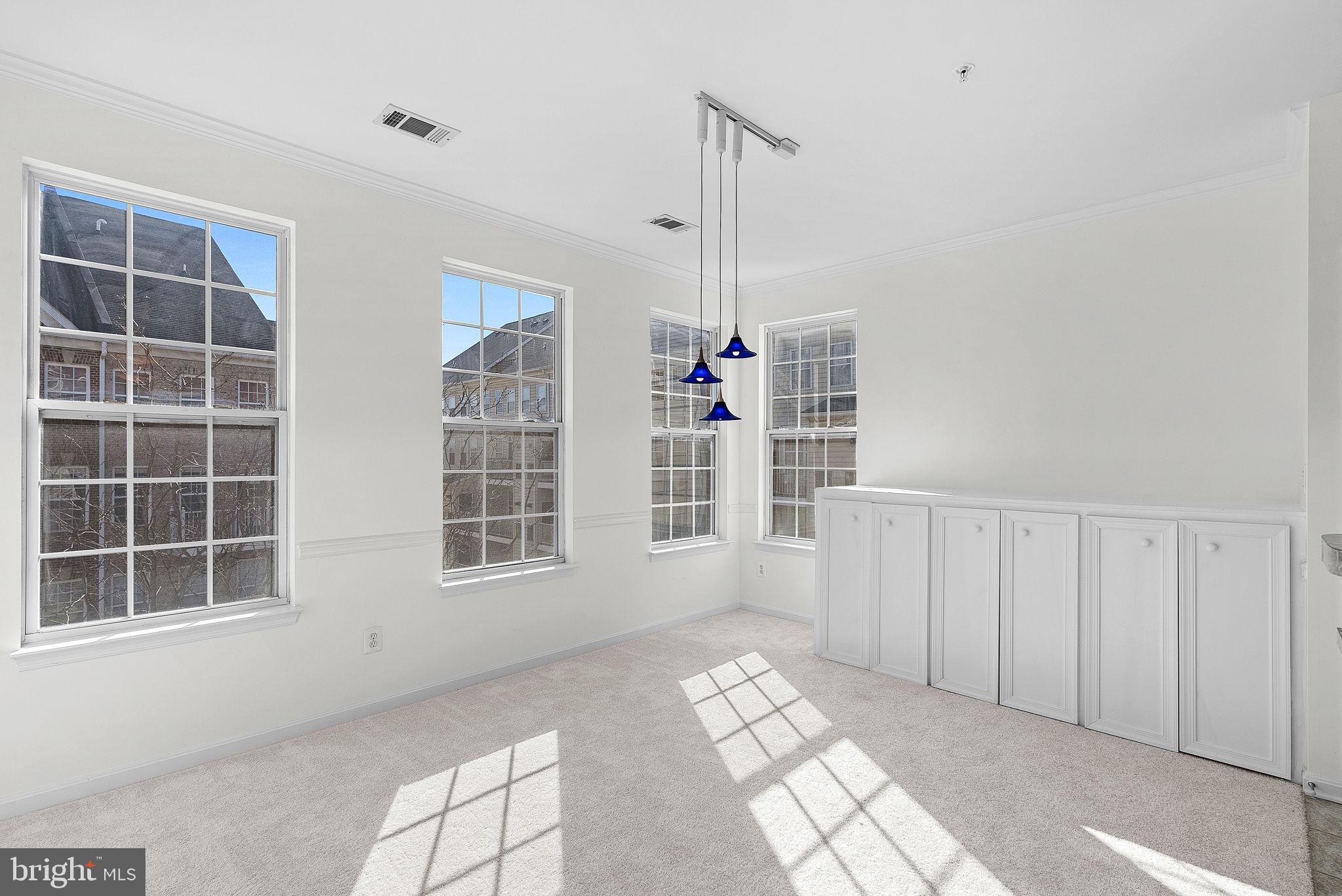 2664 Manhattan Pl #301