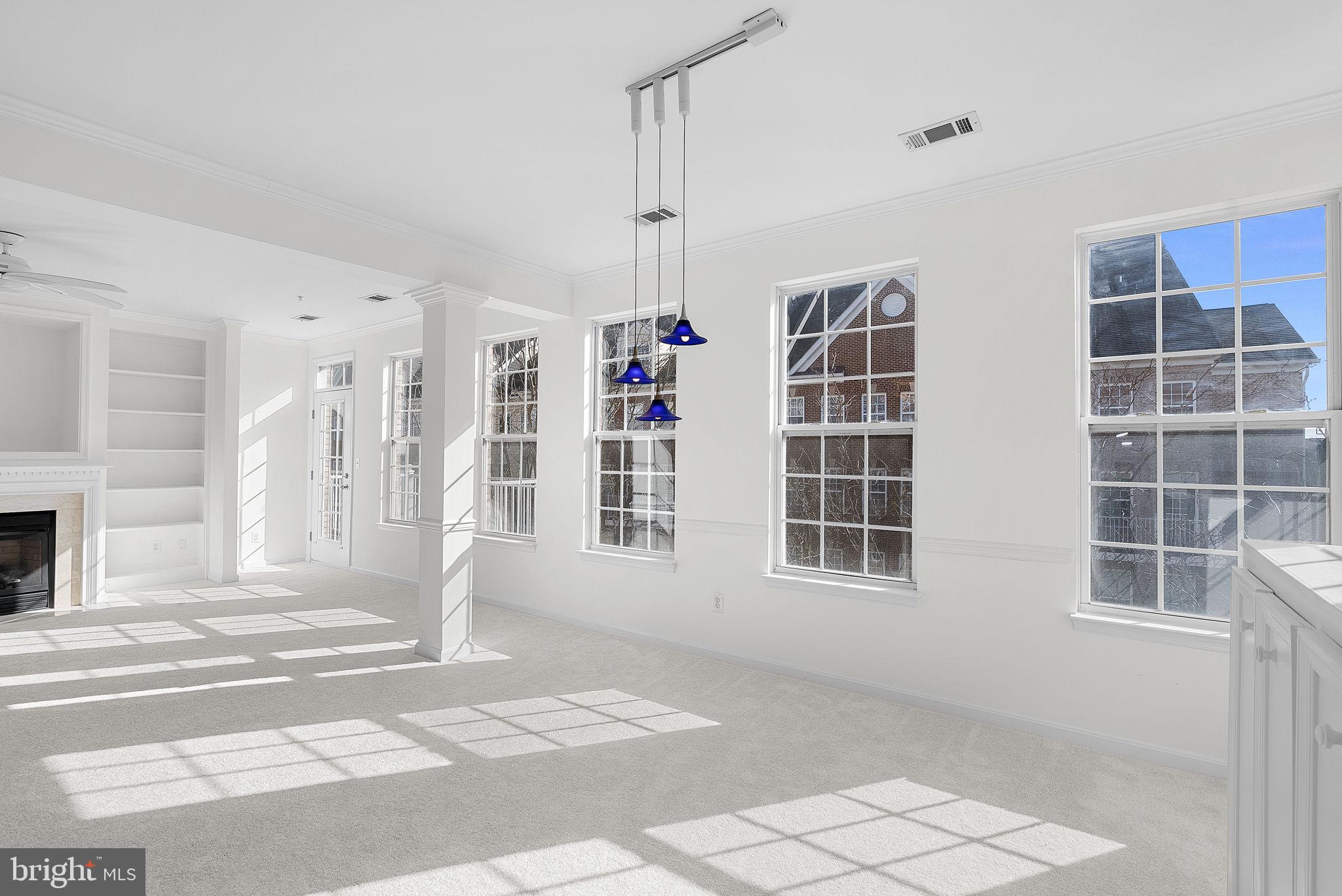 2664 Manhattan Pl #301