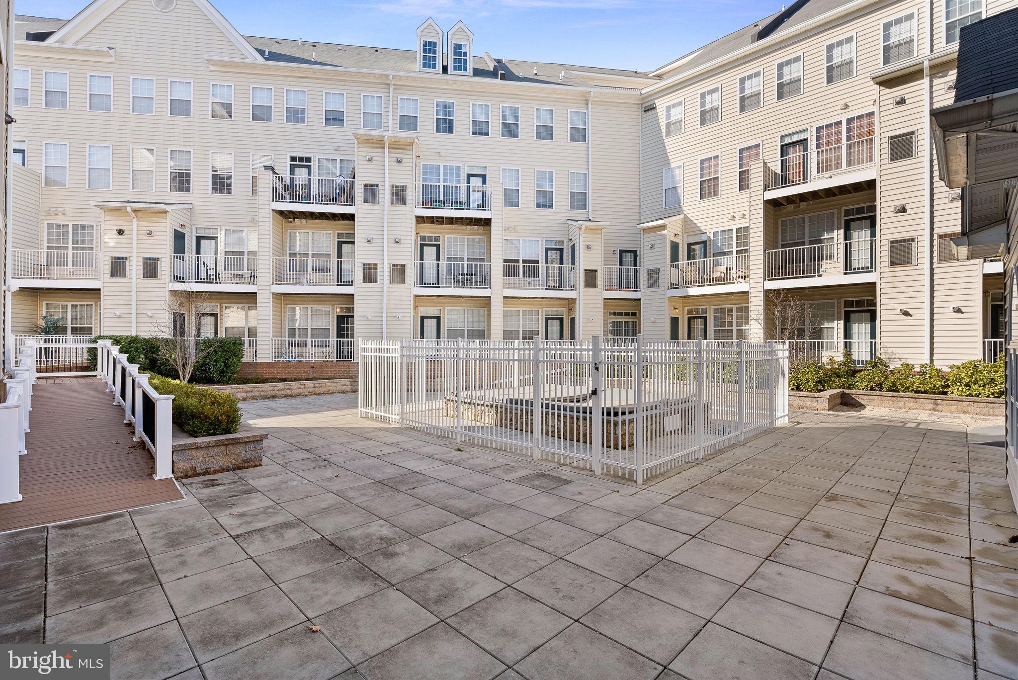 2664 Manhattan Pl #301