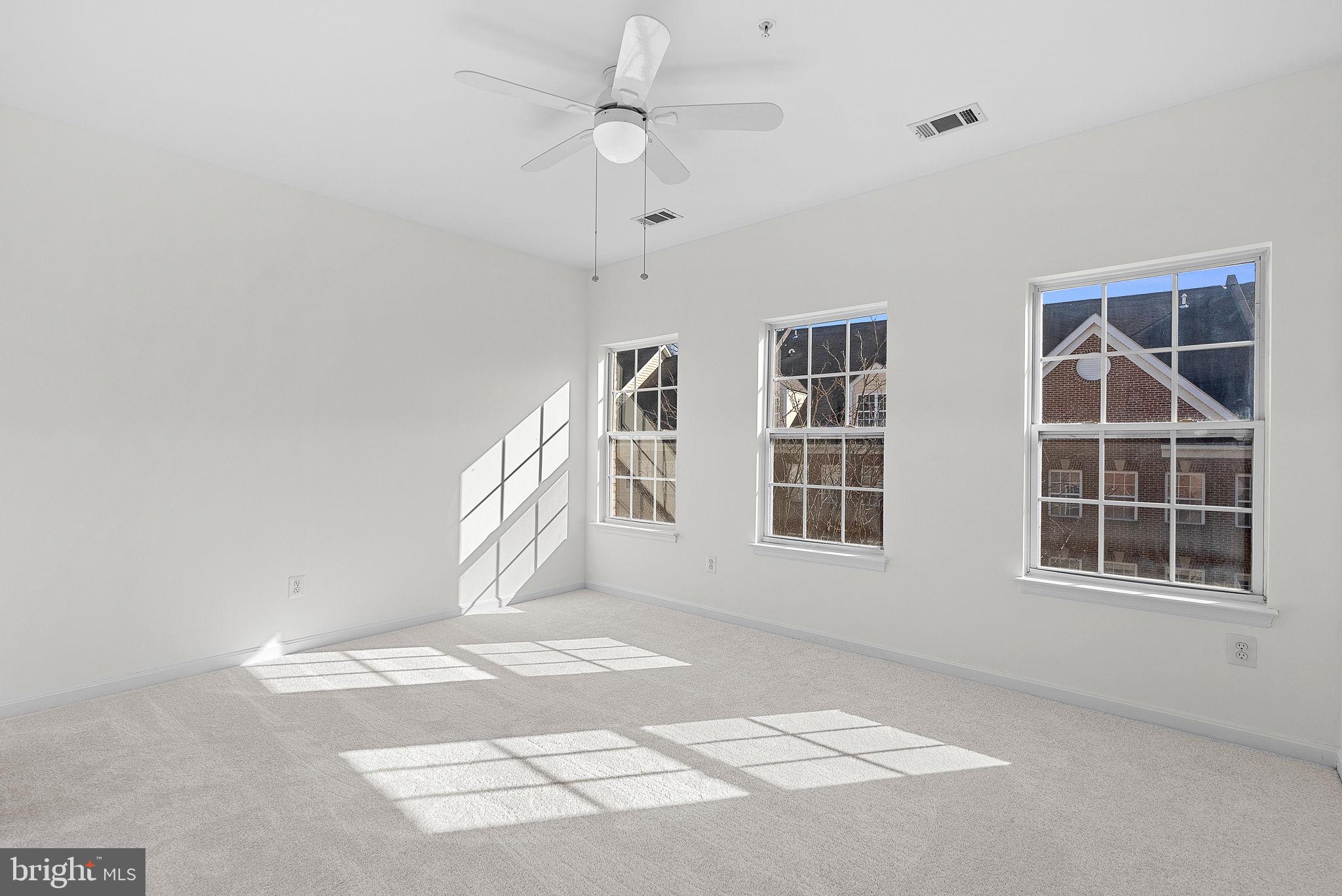 2664 Manhattan Pl #301