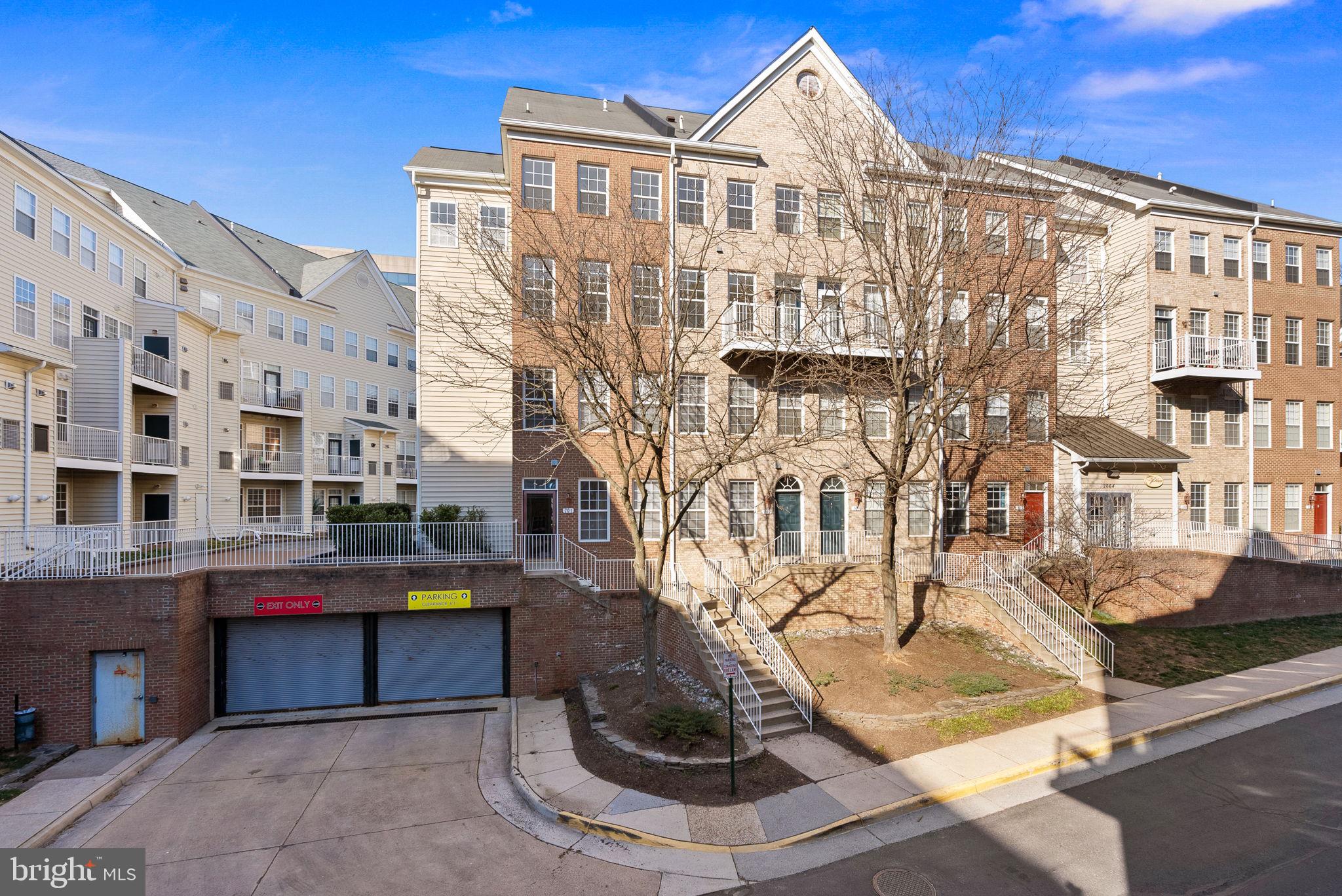 2664 Manhattan Pl #301