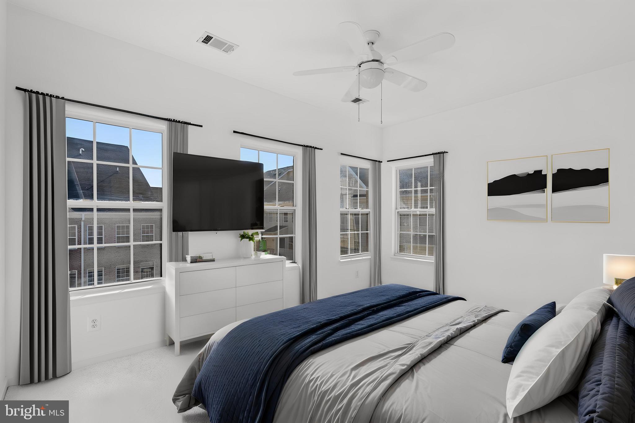 2664 Manhattan Pl #301