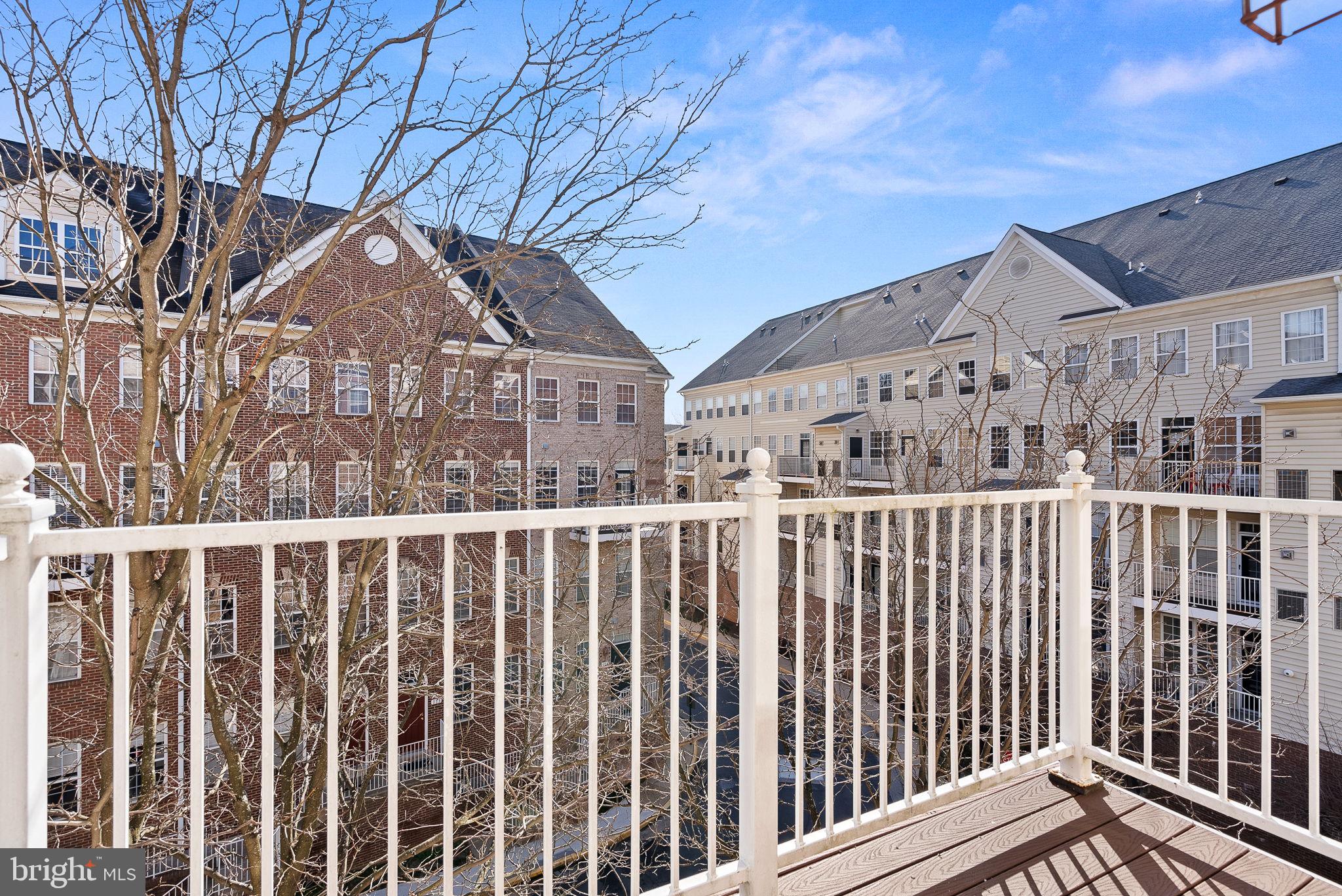 2664 Manhattan Pl #301