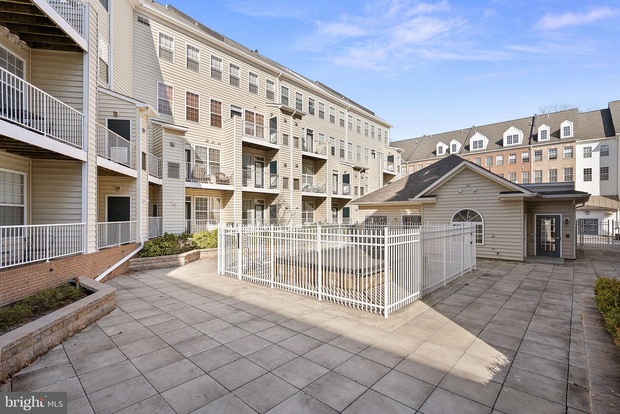 2664 Manhattan Pl #301