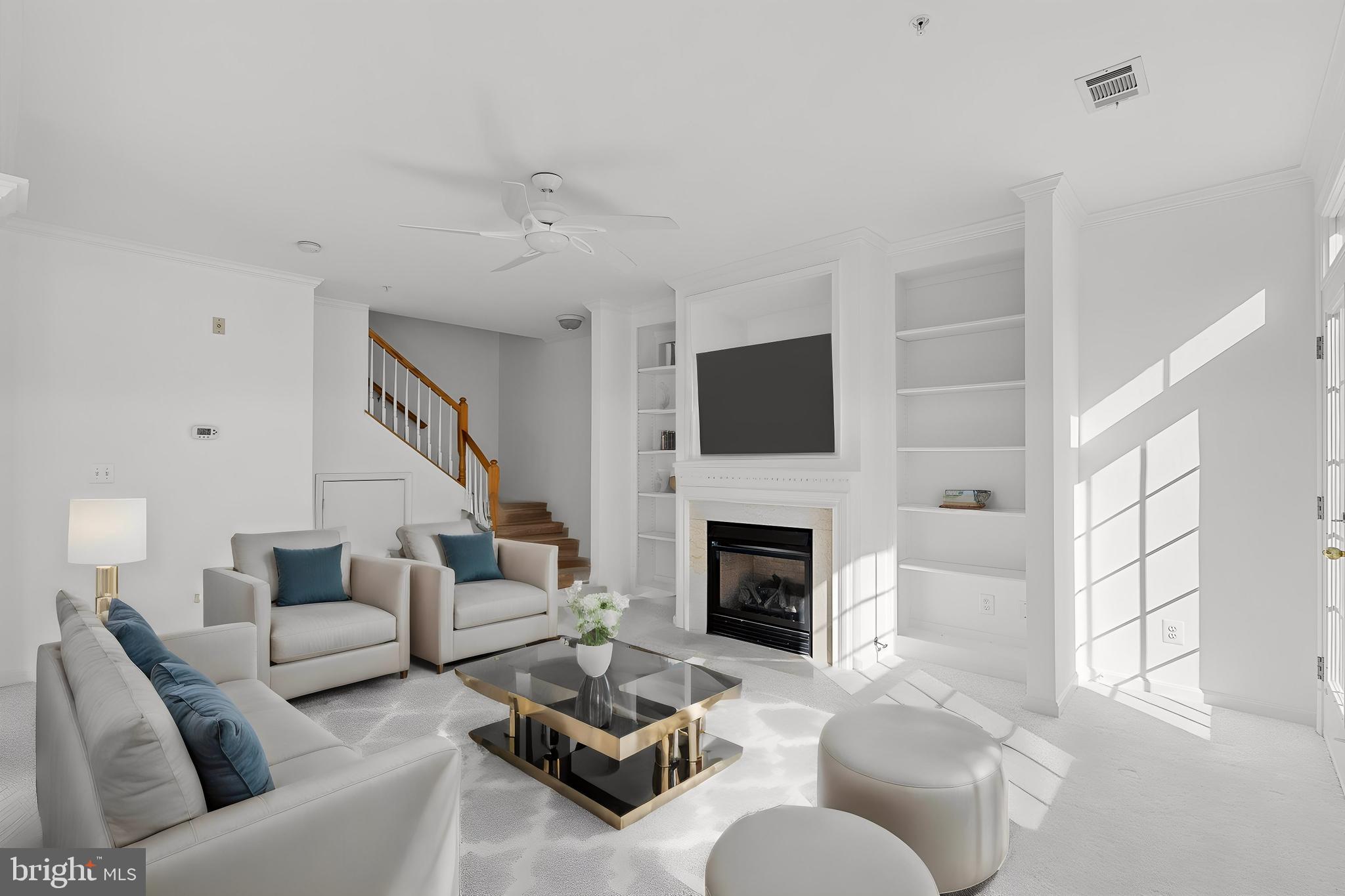 2664 Manhattan Pl #301