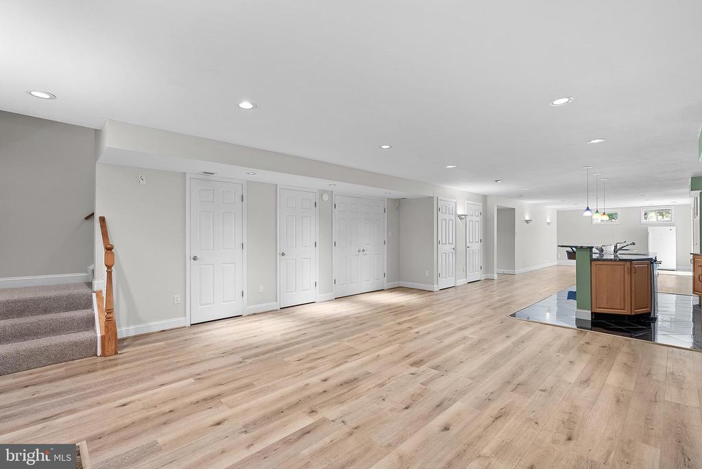1067 METHVEN CT