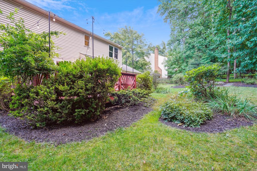 11559 Holly Briar Ln