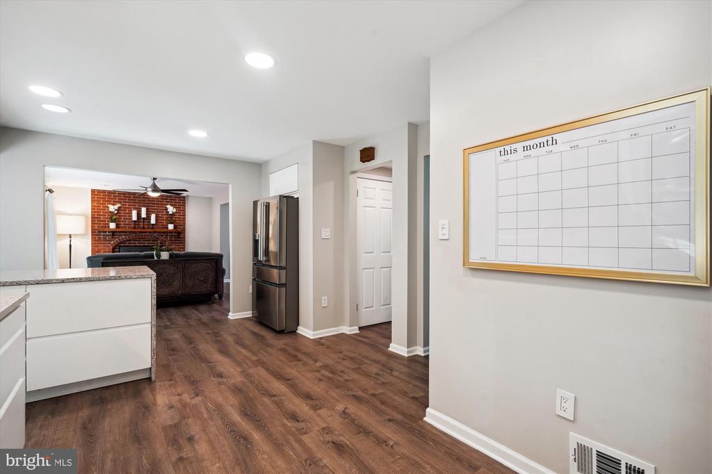 11559 Holly Briar Ln