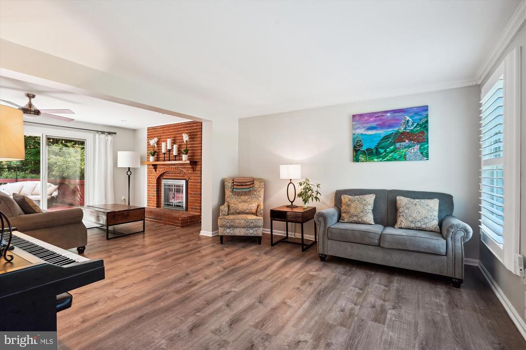 11559 Holly Briar Ln