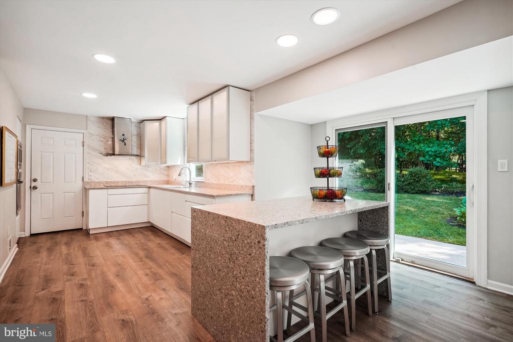 11559 Holly Briar Ln