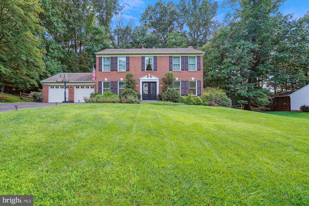 11559 Holly Briar Ln