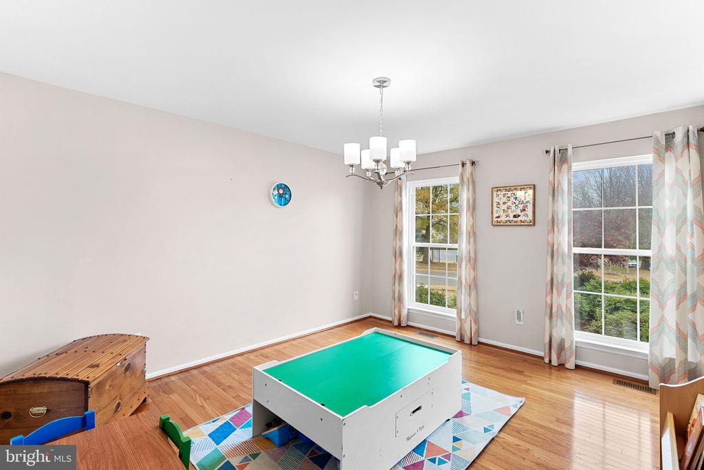 1431 KINGSVALE CIR