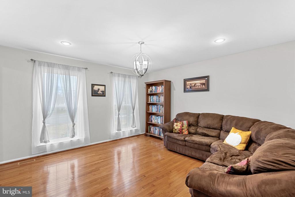 1431 KINGSVALE CIR