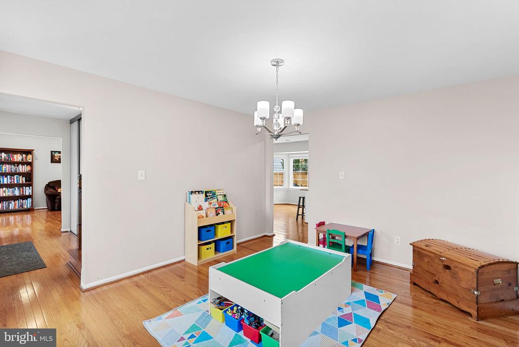 1431 KINGSVALE CIR