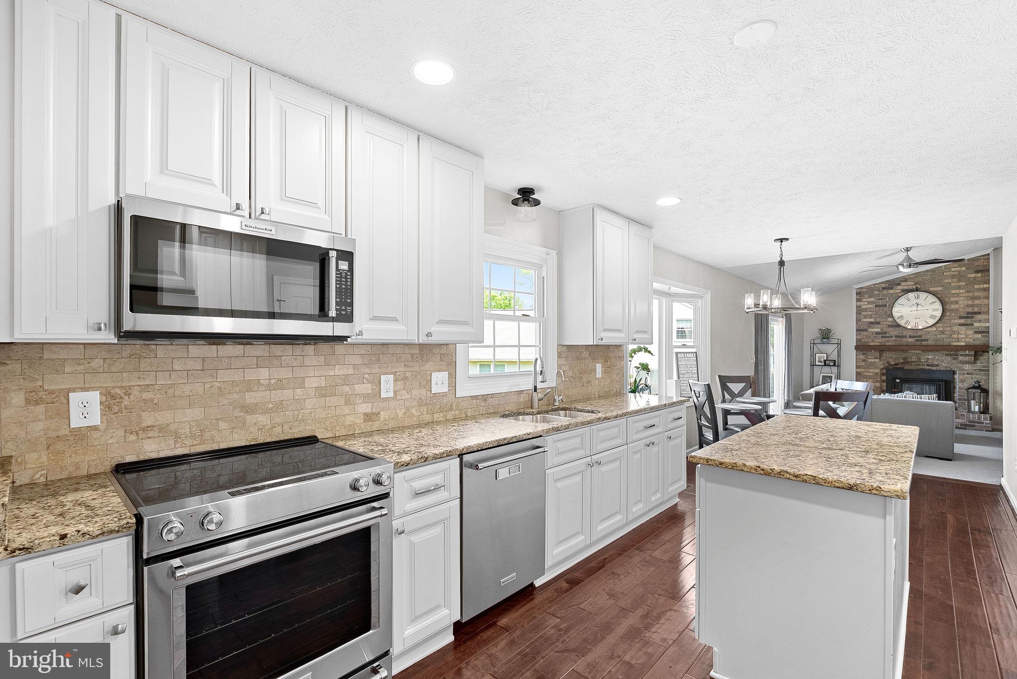 4628 Sand Rock Ln