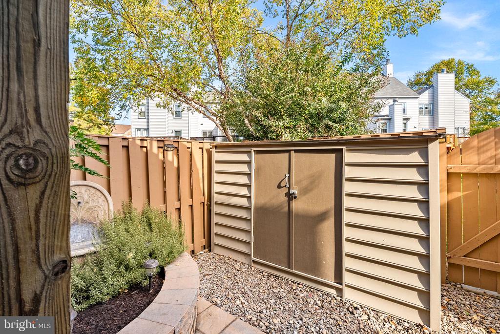 5975 WESCOTT HILLS WAY