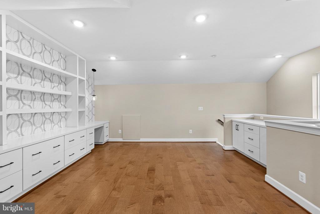 5159 RIDGEVIEW RETREAT DRIVE