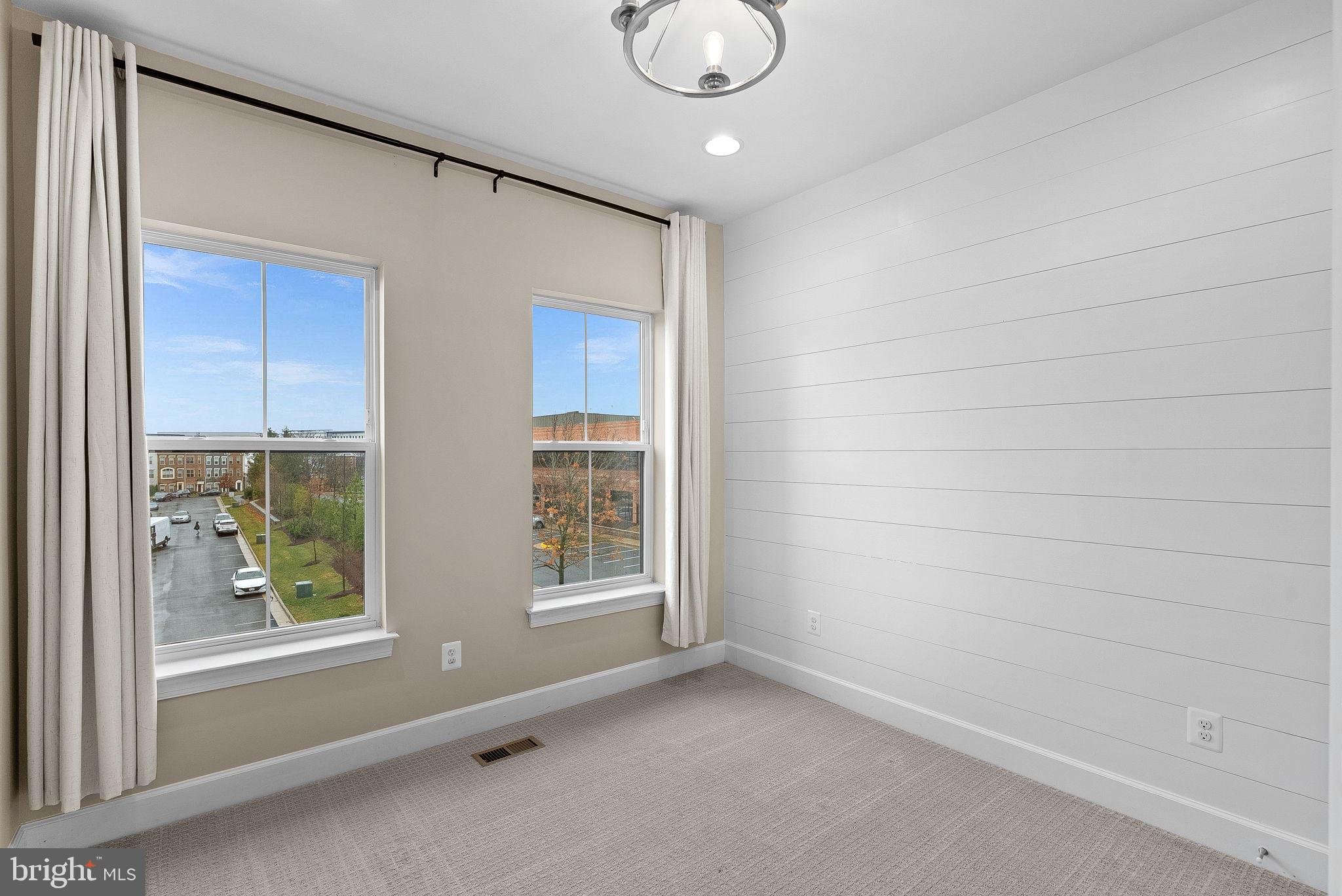 5159 RIDGEVIEW RETREAT DRIVE