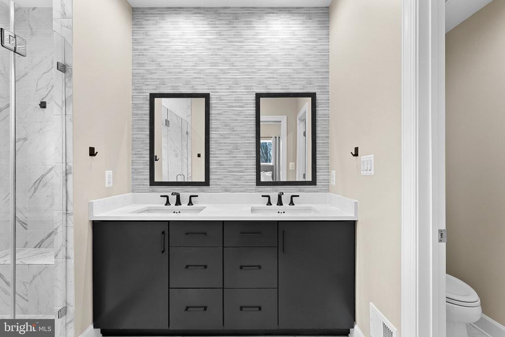 5159 RIDGEVIEW RETREAT DRIVE